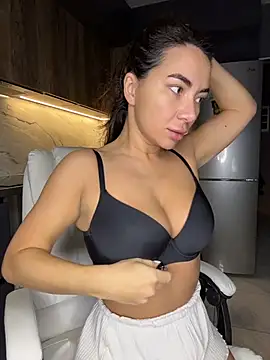 Snapshot of Melisa_Ester chatting on 11.01.25 Melisa Ester online show from 11.01.25