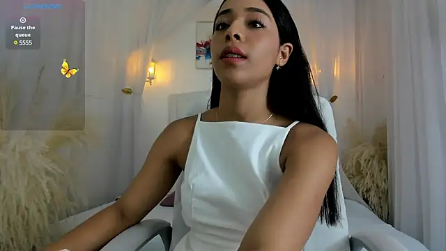Snapshot of aaryy_ chatting on 02.19.25 aaryy online show from 02.19.25