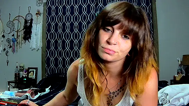 ZeelaXoXo online show from 10.10.25