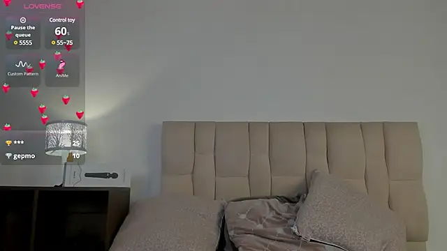 Snapshot of Roxxy_mora chatting on 01.16.25 Roxxy mora online show from 01.16.25