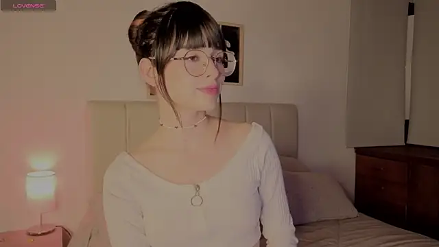 Roxxy mora online show from 04.04.26