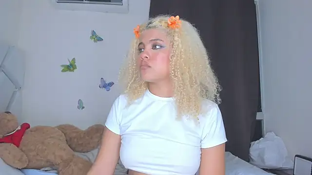 Snapshot of sofiacastillo01 chatting on 01.11.26 sofiacastillo01 online show from 01.11.26