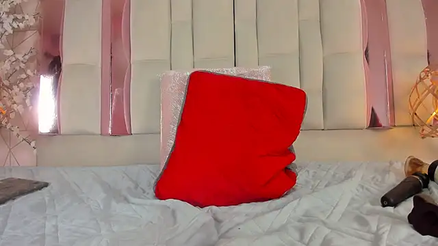 SaraMartini1 online show from 12.06.24