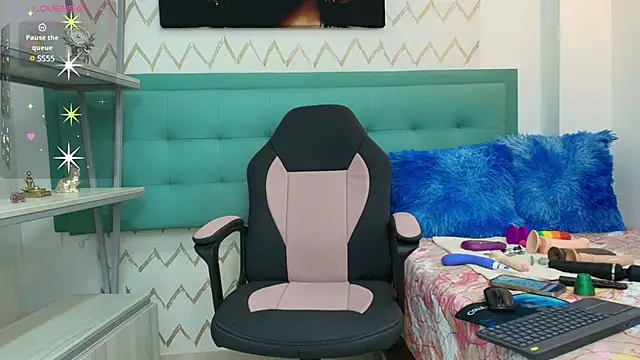 Snapshot of galatea_rous chatting on 01.12.25 galatea rous online show from 01.12.25