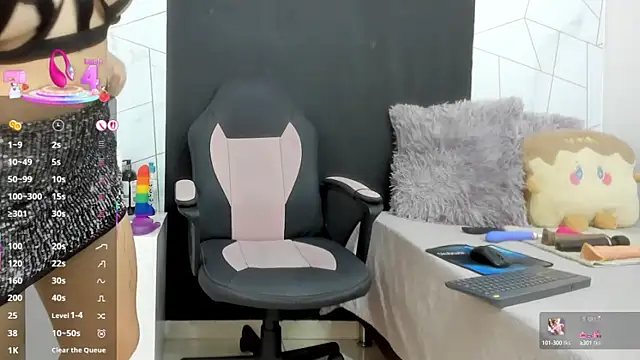 Snapshot of galatea_rous chatting on 09.28.25 galatea rous online show from 09.28.25