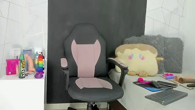 Snapshot of galatea_rous chatting on 10.09.25 galatea rous online show from 10.09.25