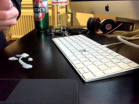 Snapshot of KendrickJiz chatting on 09.18.25 KendrickJiz online show from 09.18.25