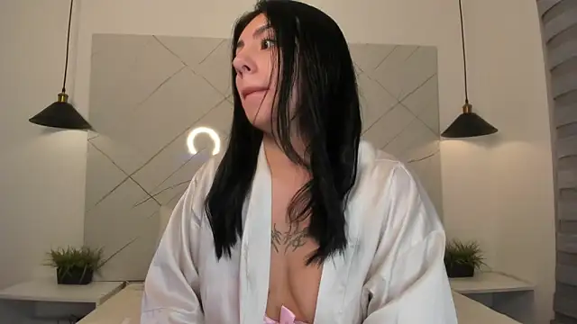 ANTONELLA  ROUSE  online show from 02.06.26