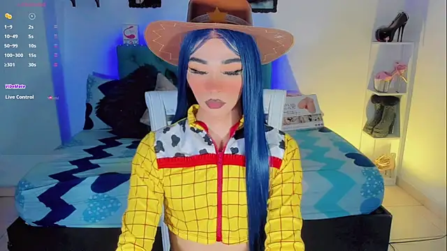 Snapshot of Baby_Aliz chatting on 10.31.25 Baby Aliz online show from 10.31.25