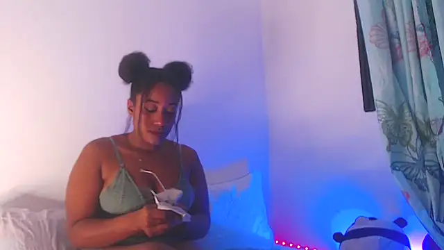 Snapshot of Ahlya chatting on 10.03.25 Ahlya online show from 10.03.25