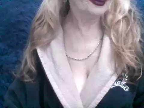 CarlyTreat online show from 02.12.25