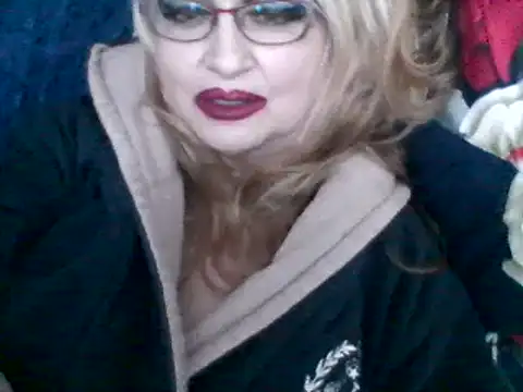 CarlyTreat online show from 02.15.25