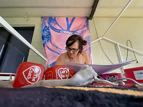 Snapshot of CountrySwingers1987 chatting on 12.31.24 CountrySwingers1987 online show from 12.31.24