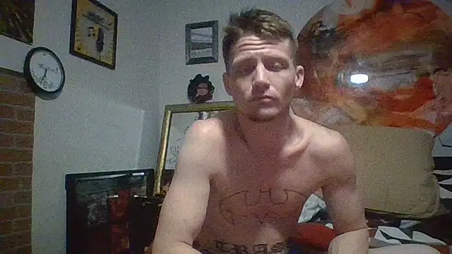 Snapshot of trash4cash chatting on 02.26.25 trash4cash online show from 02.26.25