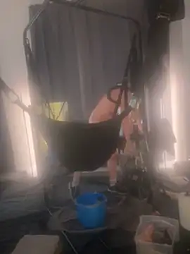 Snapshot of trash4cash chatting on 03.18.25 trash4cash online show from 03.18.25