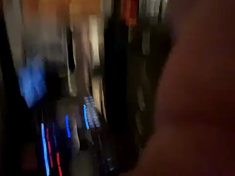 Snapshot of trash4cash chatting on 11.19.25 trash4cash online show from 11.19.25