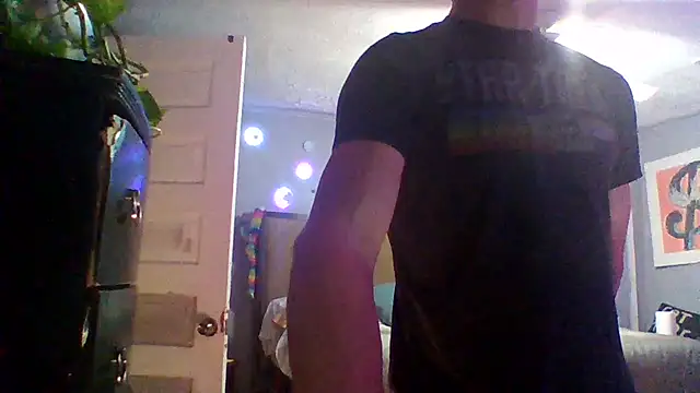 Snapshot of trash4cash chatting on 11.24.25 trash4cash online show from 11.24.25