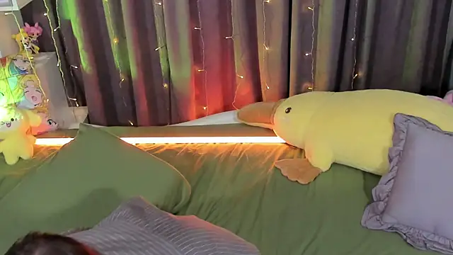 Snapshot of Supaidagaru chatting on 10.15.25 Supaidagaru online show from 10.15.25