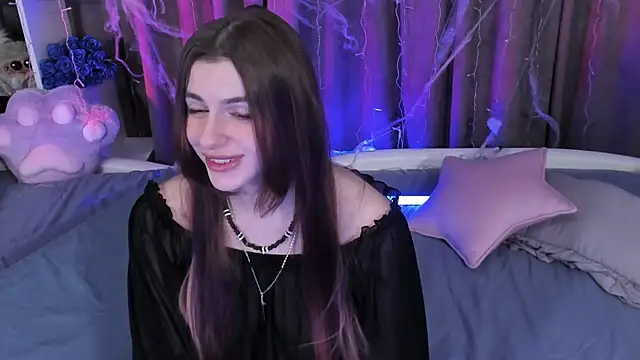 Snapshot of Supaidagaru chatting on 10.22.25 Supaidagaru online show from 10.22.25