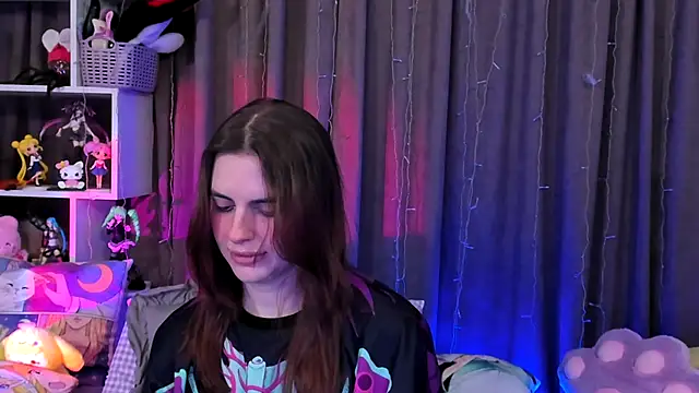 Snapshot of Supaidagaru chatting on 11.20.25 Supaidagaru online show from 11.20.25