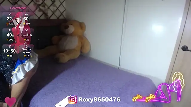 Snapshot of roxy_roxxan chatting on 06.02.26 roxy roxxan online show from 06.02.26