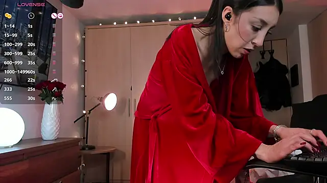 ariana fitl  online show from 01.10.25