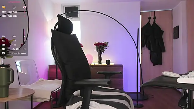 Snapshot of ariana_fitl_ chatting on 01.31.26 ariana fitl online show from 01.31.26