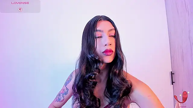 sofiaa grey  online show from 11.28.25