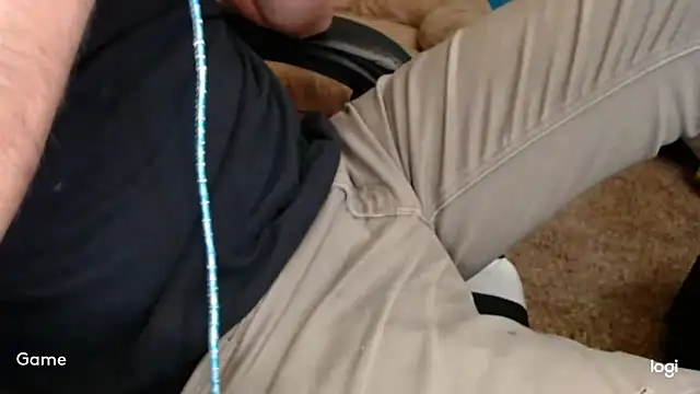 Snapshot of Hellojeremy chatting on 10.27.25 Hellojeremy online show from 10.27.25