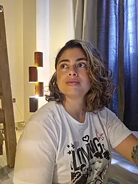 Juliietha servas online show from 04.05.26