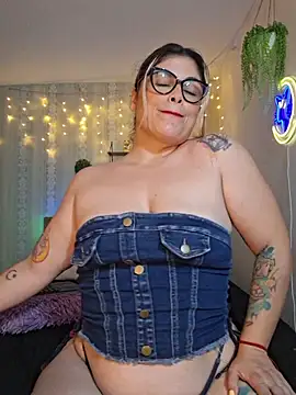 Snapshot of Juliietha_servas chatting on 06.11.26 Juliietha servas online show from 06.11.26