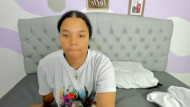 Snapshot of BRIYITHMENA chatting on 05.19.26 BRIYITHMENA online show from 05.19.26