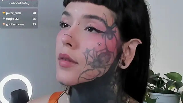 Snapshot of SylveonFox chatting on 03.10.25 SylveonFox online show from 03.10.25