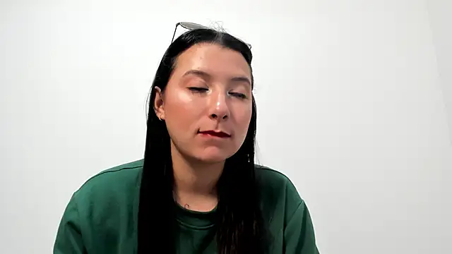 Snapshot of cami-01 chatting on 10.26.25 cami-01 online show from 10.26.25