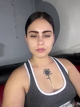 Snapshot of Azuna25 chatting on 06.21.26 Azuna25 online show from 06.21.26