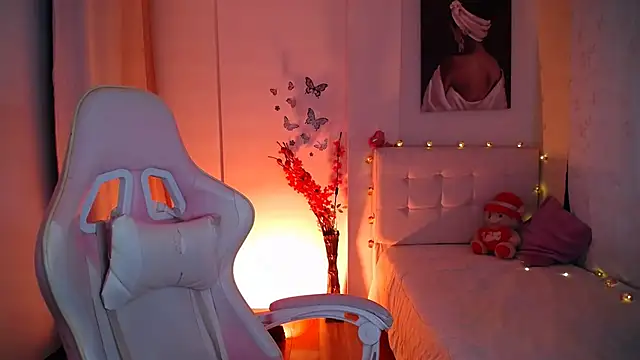 esmeraldaa230 online show from 02.25.25