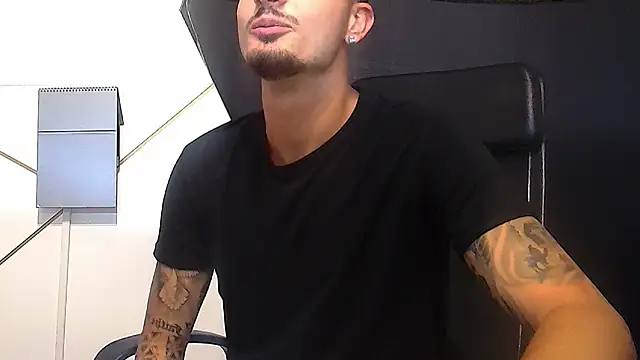 Snapshot of BrandonTate chatting on 07.03.26 BrandonTate online show from 07.03.26