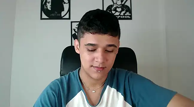 Snapshot of kaiine190 chatting on 12.22.24 kaiine190 online show from 12.22.24