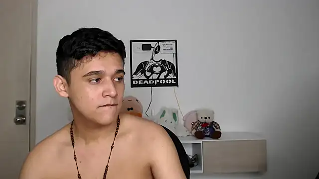 Snapshot of kaiine190 chatting on 11.21.25 kaiine190 online show from 11.21.25