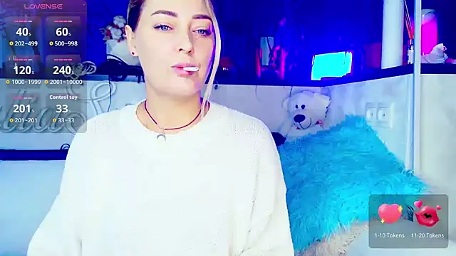 Snapshot of _JuliaSpace_ chatting on 09.30.25 JuliaSpace online show from 09.30.25