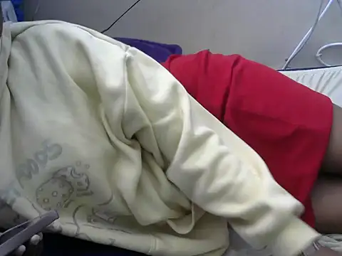 Ma-yolo001 online show from 10.13.25