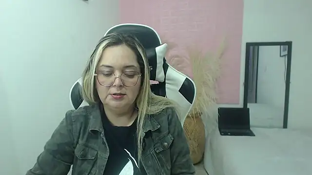 Snapshot of samy_vsn chatting on 06.03.26 samy vsn online show from 06.03.26
