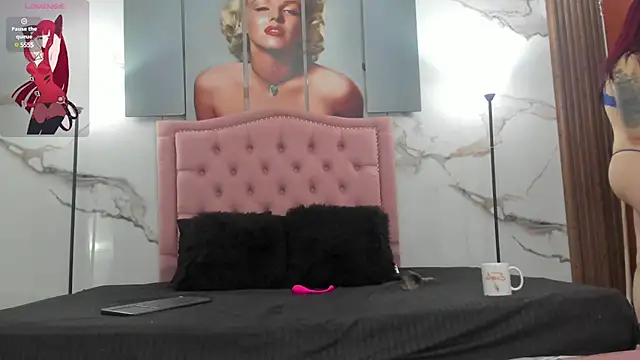 Snapshot of Ema_Jonees chatting on 03.18.25 Ema Jonees online show from 03.18.25