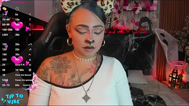 Snapshot of Neko_Misaki chatting on 10.25.25 Neko Misaki online show from 10.25.25