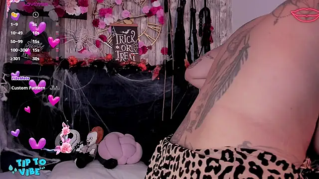 Snapshot of Neko_Misaki chatting on 11.11.25 Neko Misaki online show from 11.11.25