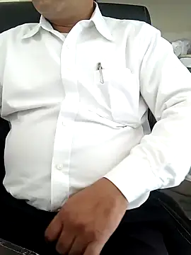 Snapshot of Hot-man39 chatting on 12.21.24 Hot-man39 online show from 12.21.24