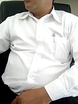 Snapshot of Hot-man39 chatting on 12.21.24 Hot-man39 online show from 12.21.24