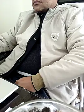 Snapshot of Hot-man39 chatting on 01.19.25 Hot-man39 online show from 01.19.25