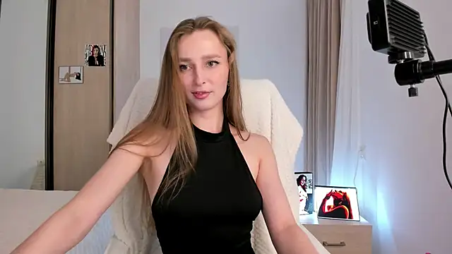 CharlotteWells online show from 11.10.25