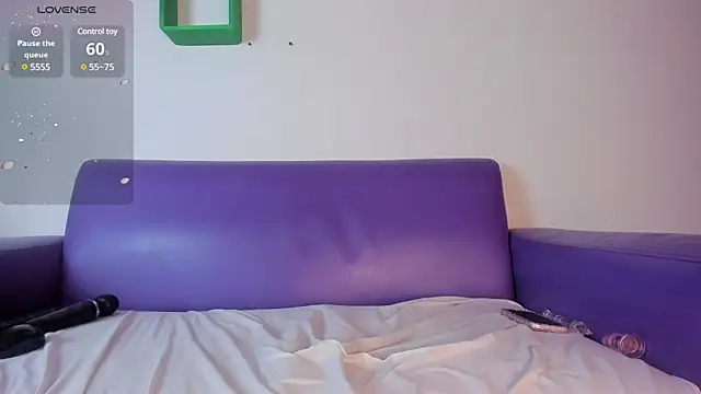 Snapshot of Megannklein chatting on 02.18.25 Megannklein online show from 02.18.25